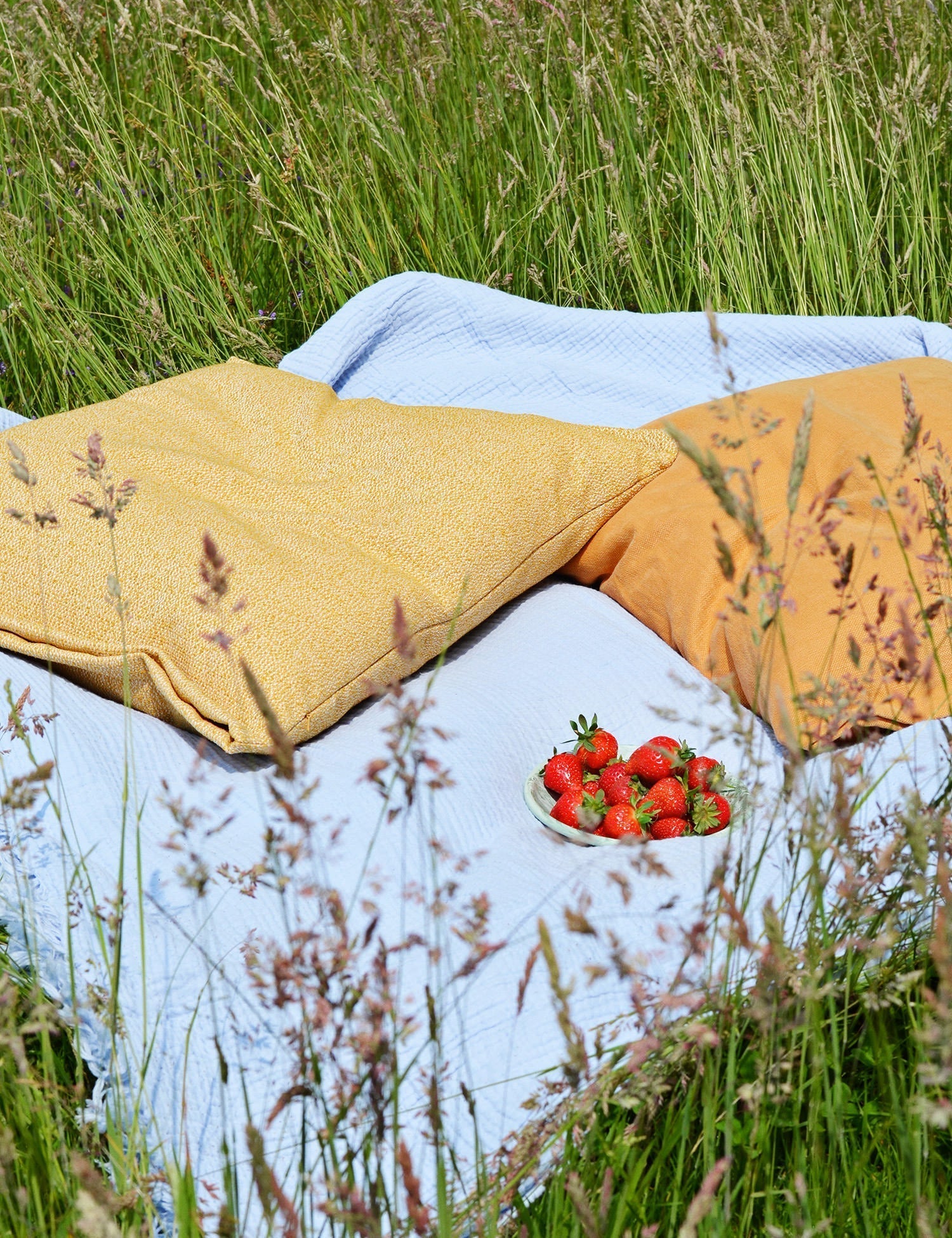 Plica Sprinkle Cushion - #color_yellow