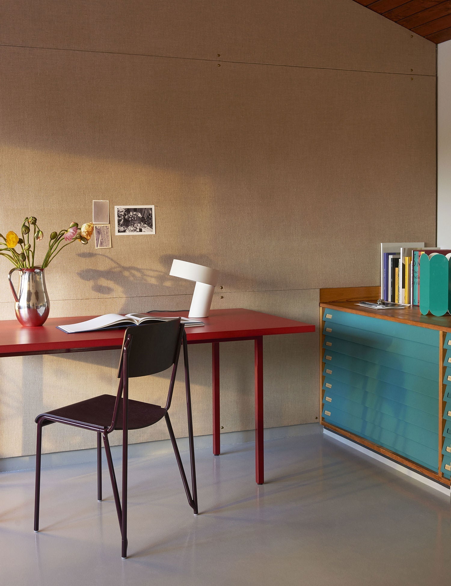 Slant Lamp (White)